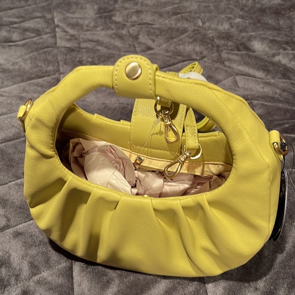 Crescent crossbody - Picture 4 of 4